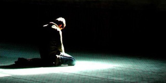 Buat Solat Taubat Jika Rasa Banyak Berdosa, Bacalah Zikir Sampai Hati Rasa Lemah Minta Ampun Dengan Allah SWT