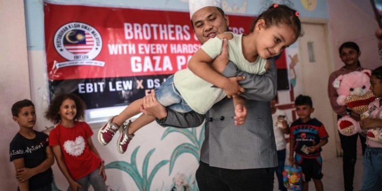 Ebit Lew Tubuh Rumah Kasih Umat Di Gaza