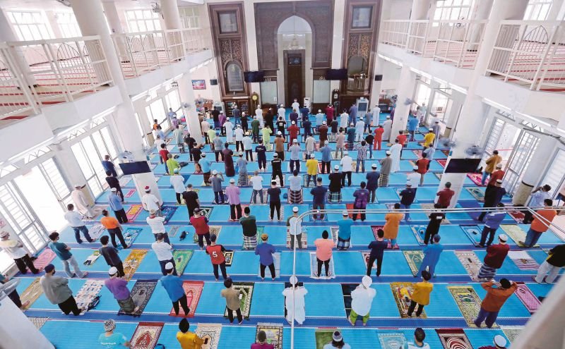 Perlis benarkan solat jemaah di masjid mulai esok