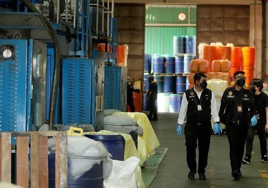 'Tutup sementara sektor industri & ekonomi di Selangor'- Penganalisis ekonomi